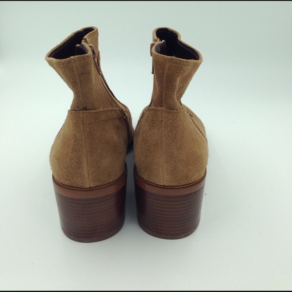 BCBGeneration Allegro Suede Ankle Boots NWOT - Picture 5 of 5